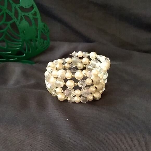 Spiral Bracelet with Cream & Aurora Borealis colored beads- Vintage Look - Picture 2 of 2